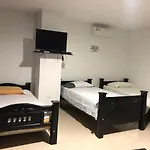 Hostal Central Beach