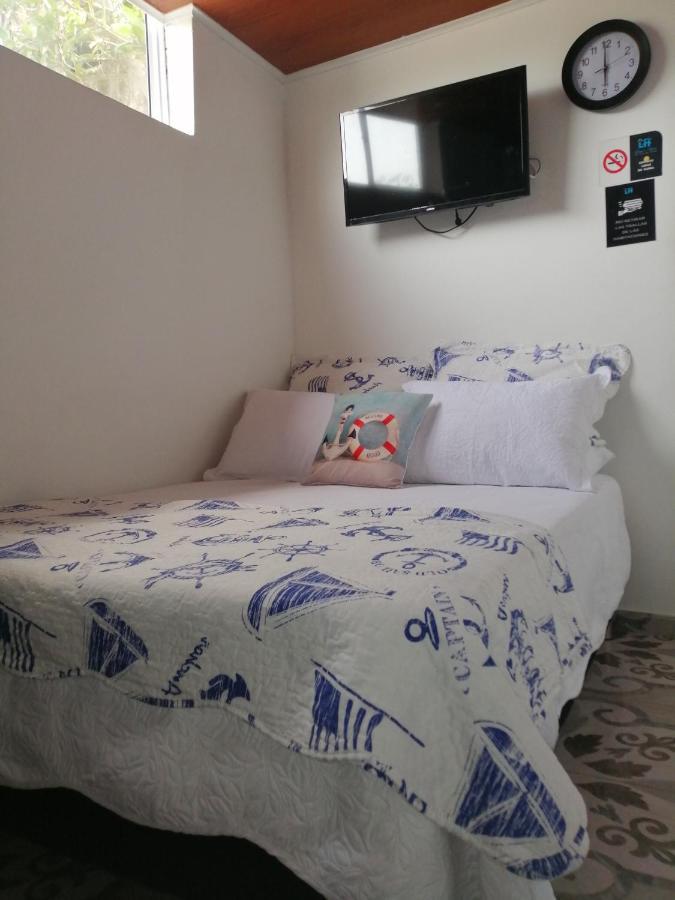 Inn Lenis's House *