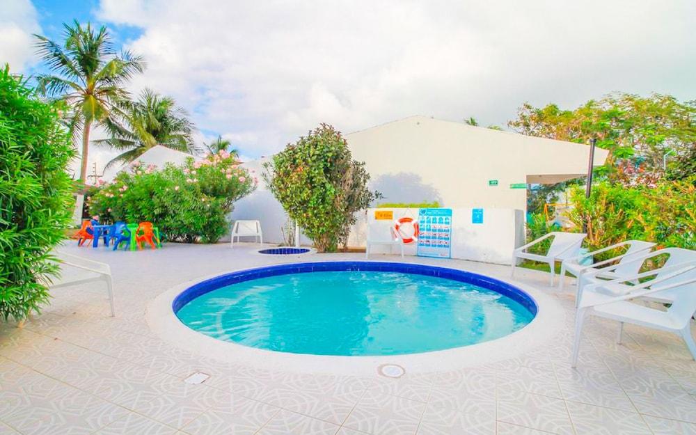 Hotel On Vacation Blue Reef