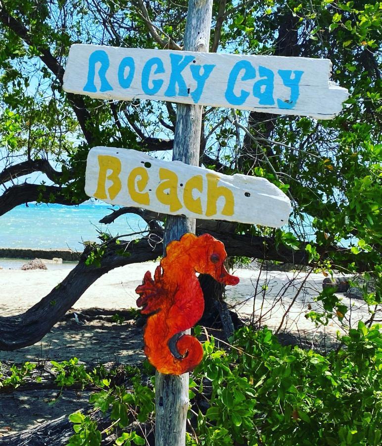 Islander House On Rocky Cay Inn