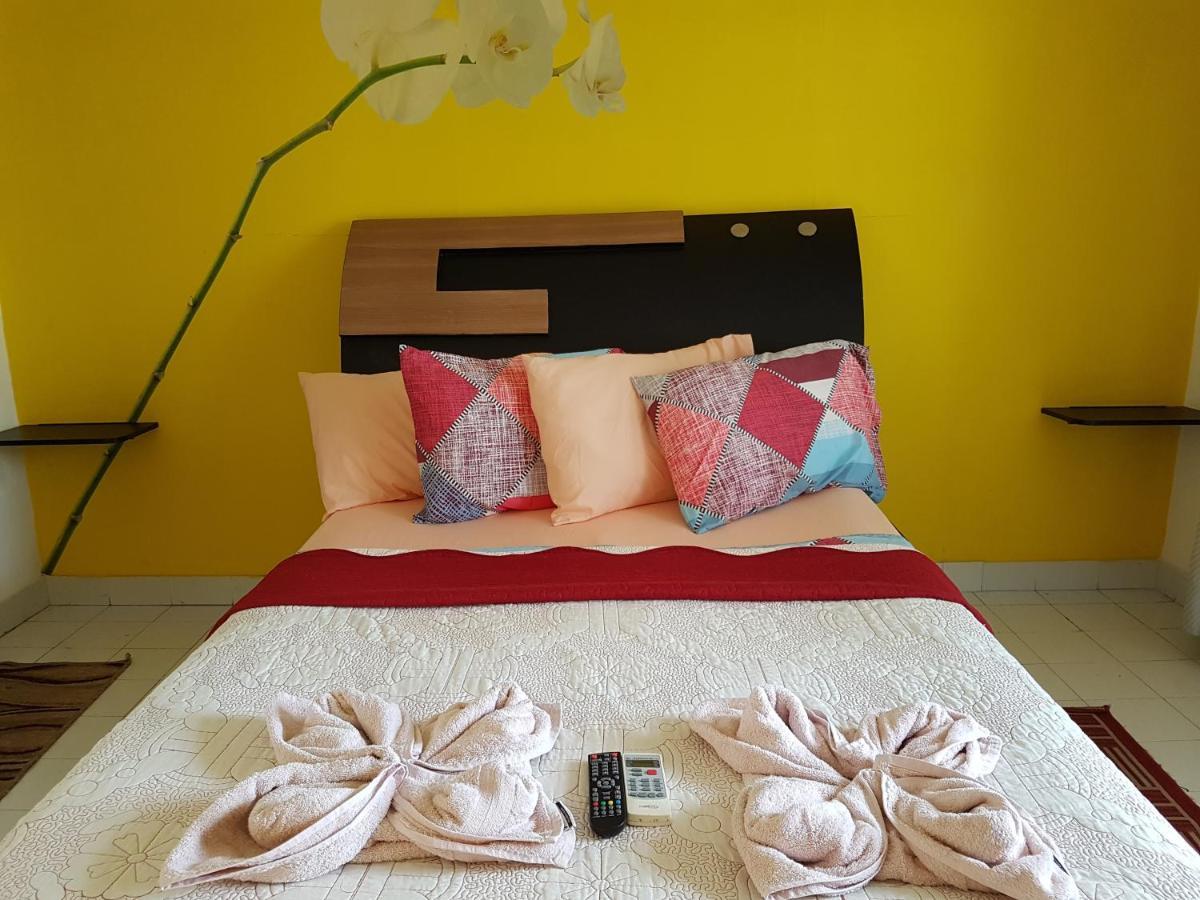 Guest house Posada J&J Forbes - 2 2*