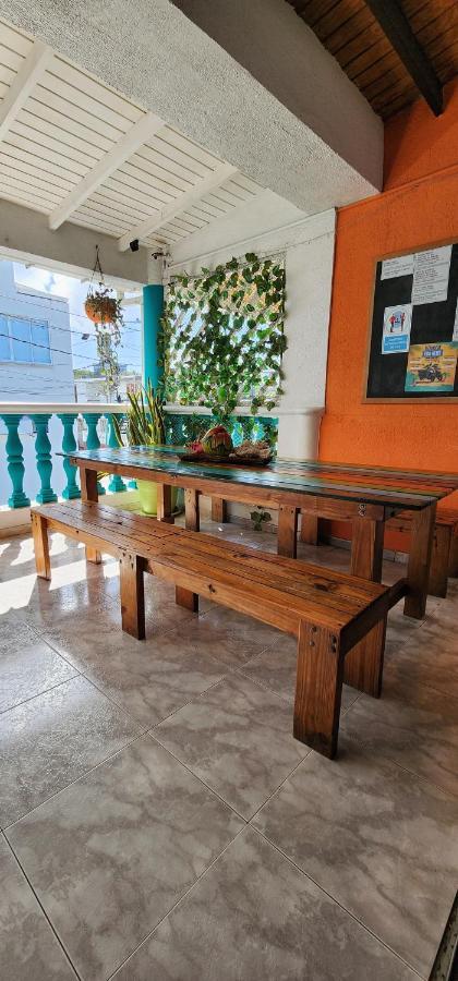 Hostel Karibbik Haus *