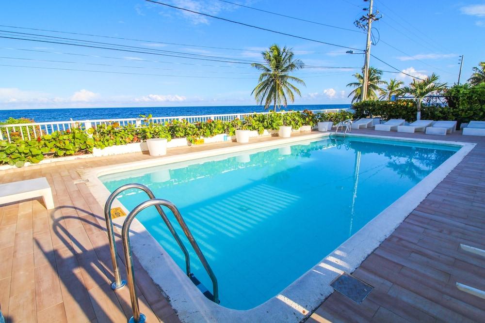 Hotel On Vacation Blue Reef 3*