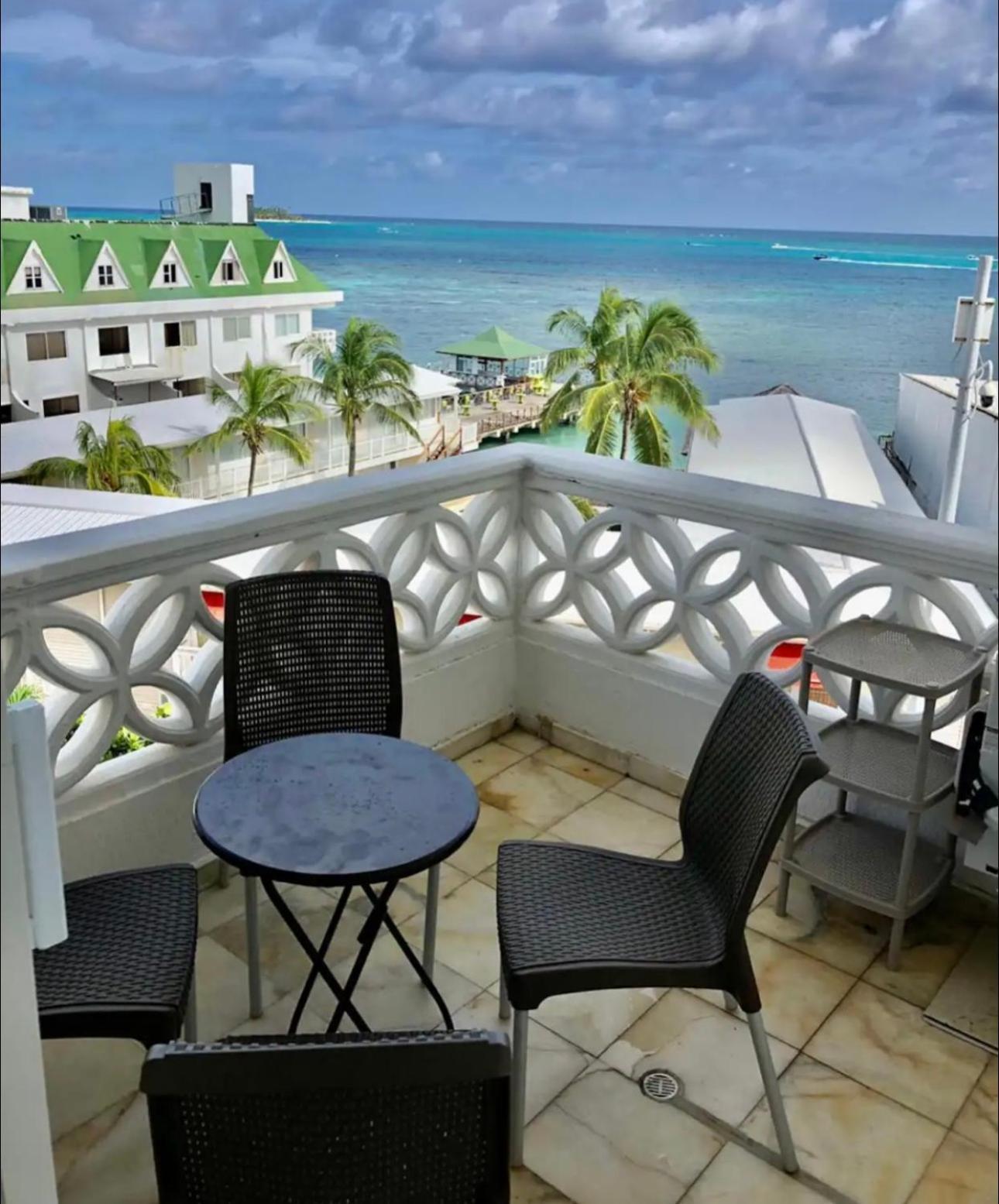 Apartamento Commodore Frente A La Playa San Andrés