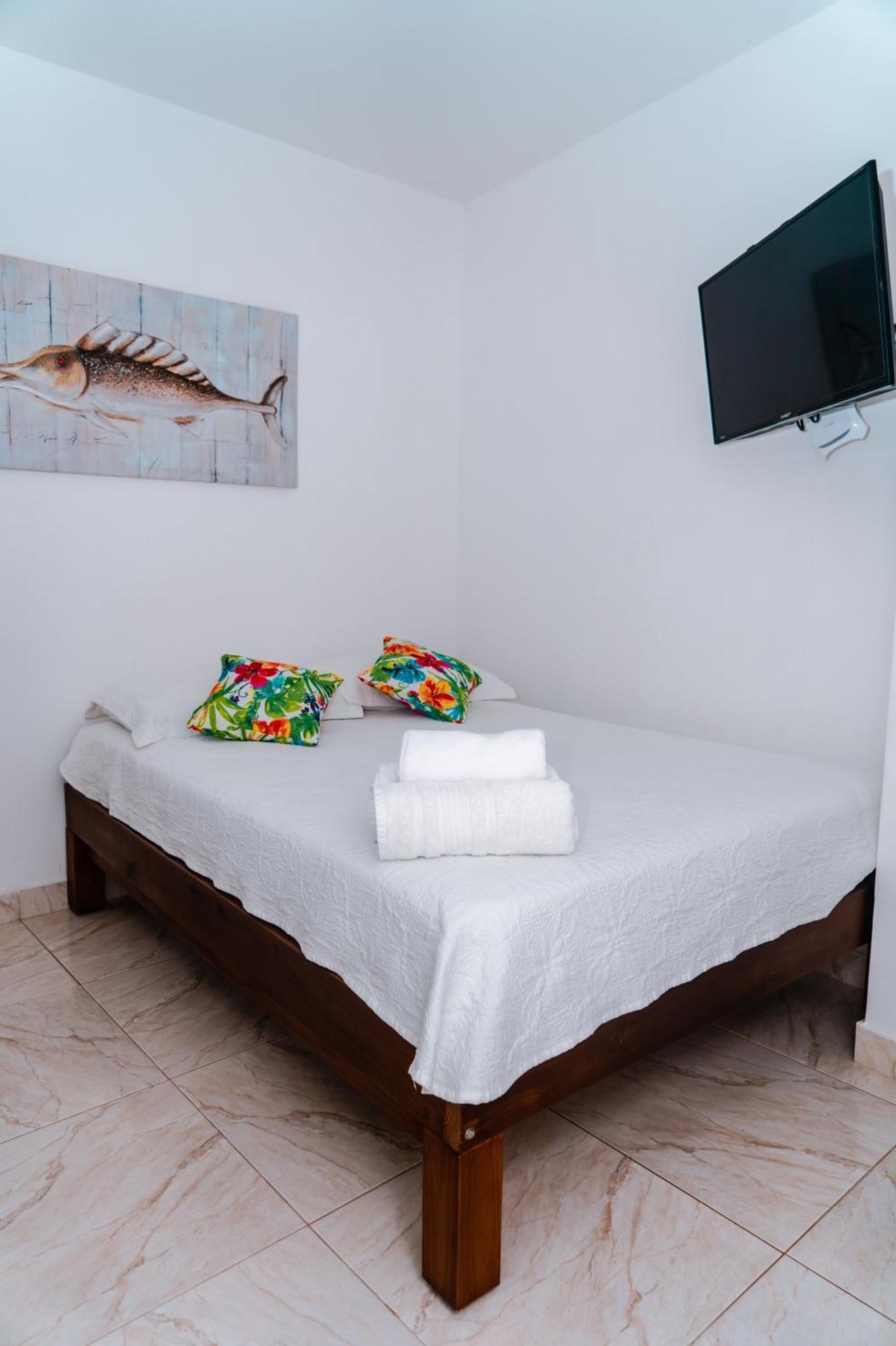 Zojo Marina Bay Inn *