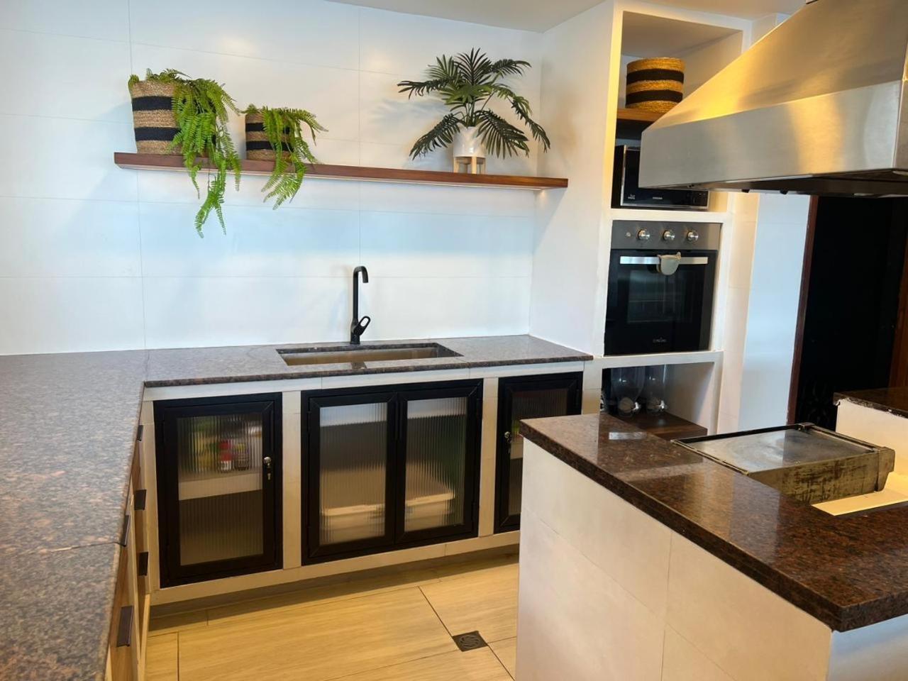 Villa Soundbay House *