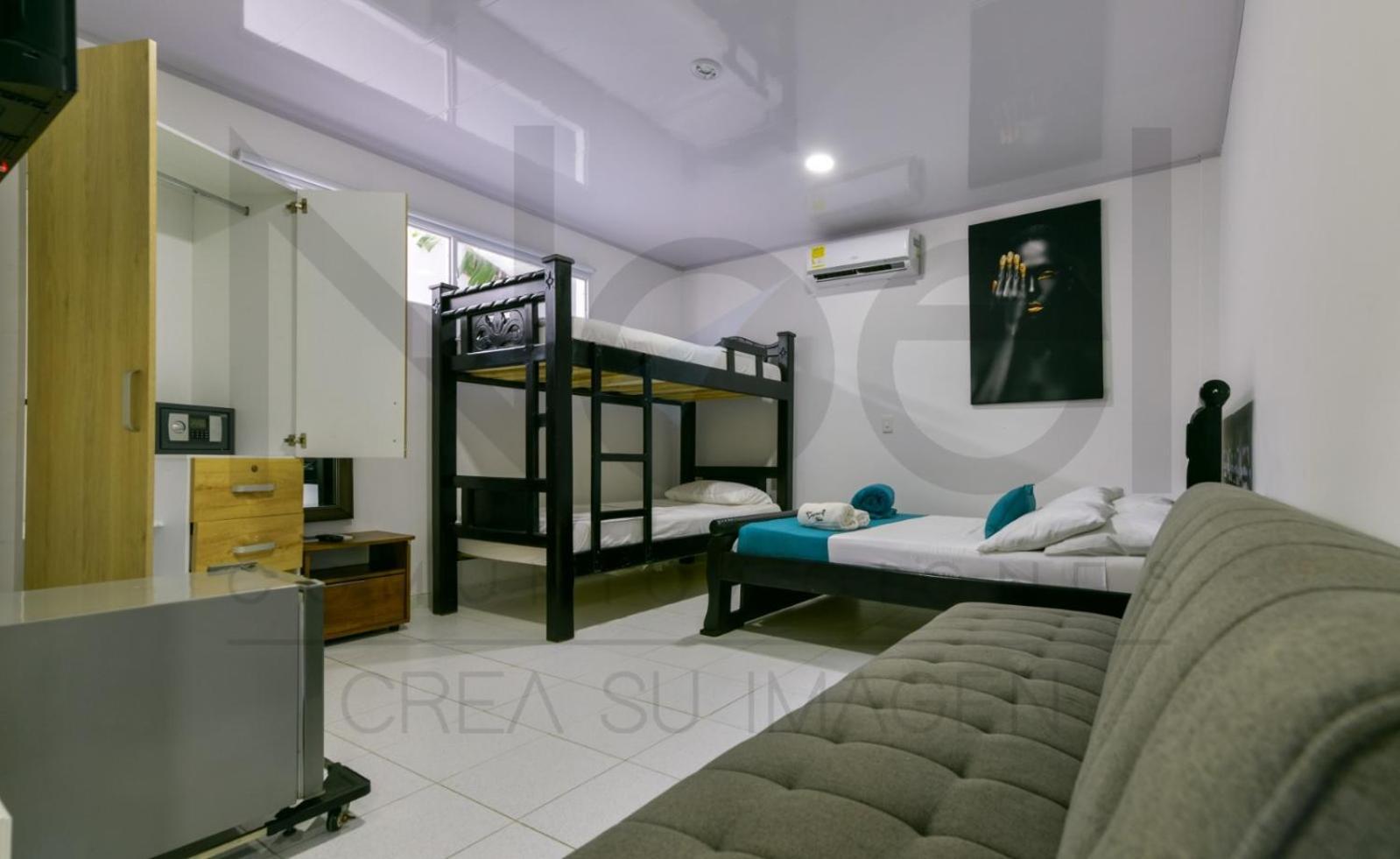 El Galy Su Familiar Hostal