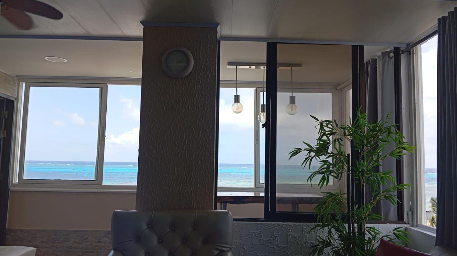 Commodore Bay Club
