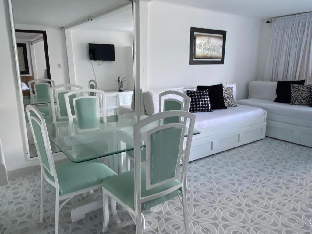 Bonitos En Hansa Coral By Top Location