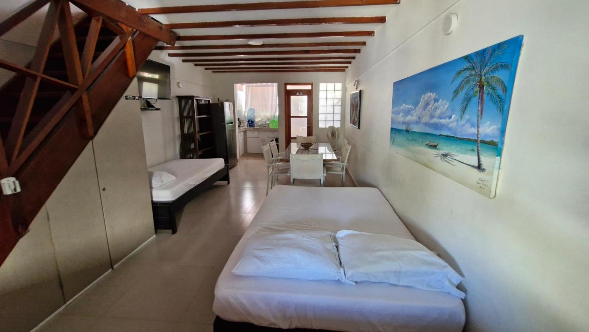 Conchy's Beachside Loft