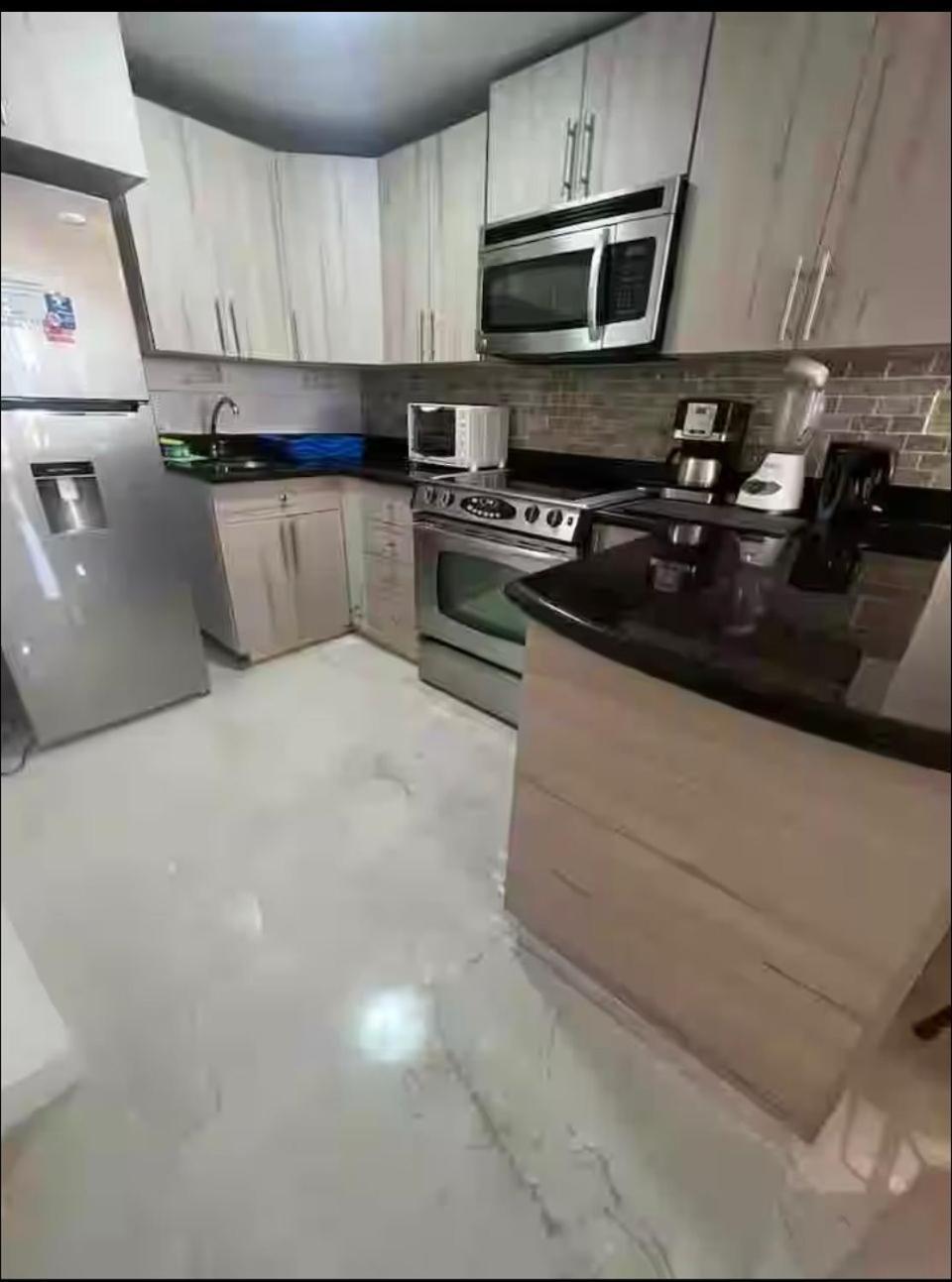 Apartamento Reef Aptos 1 Cuadra De La Playa