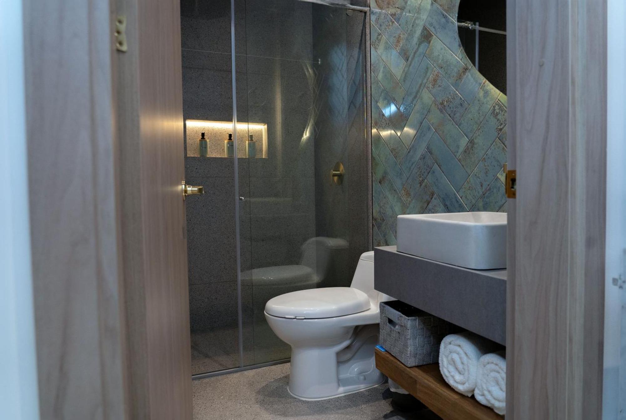 Delamar 4*