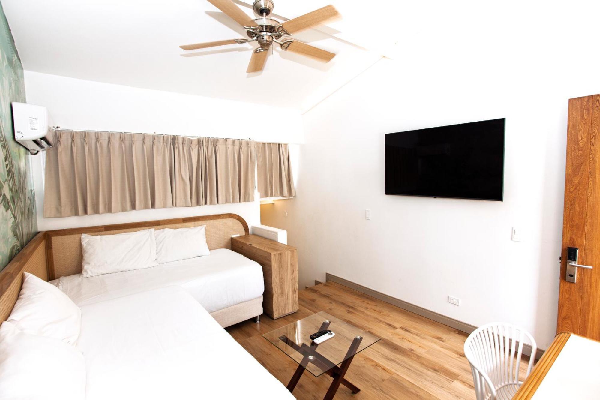 Cocoplum Hotel