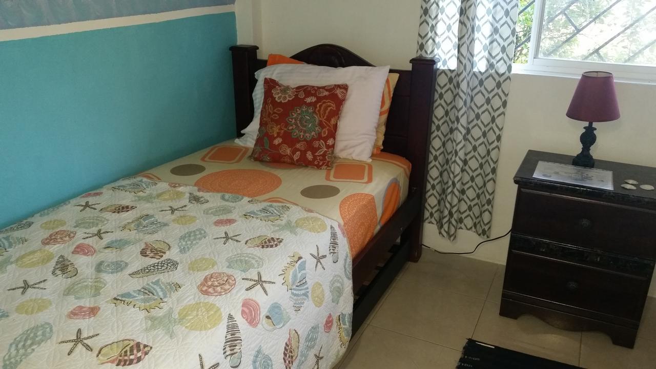 Guest house Orange Hill House