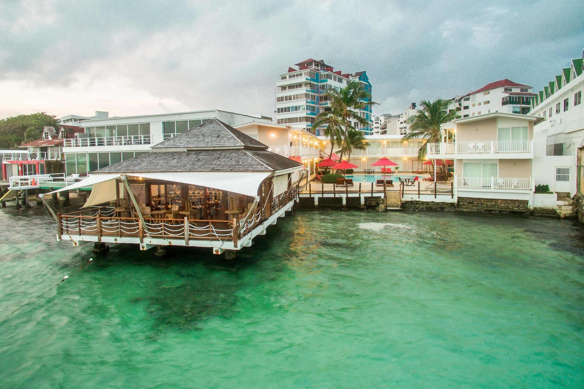 Decameron Delfines Resort