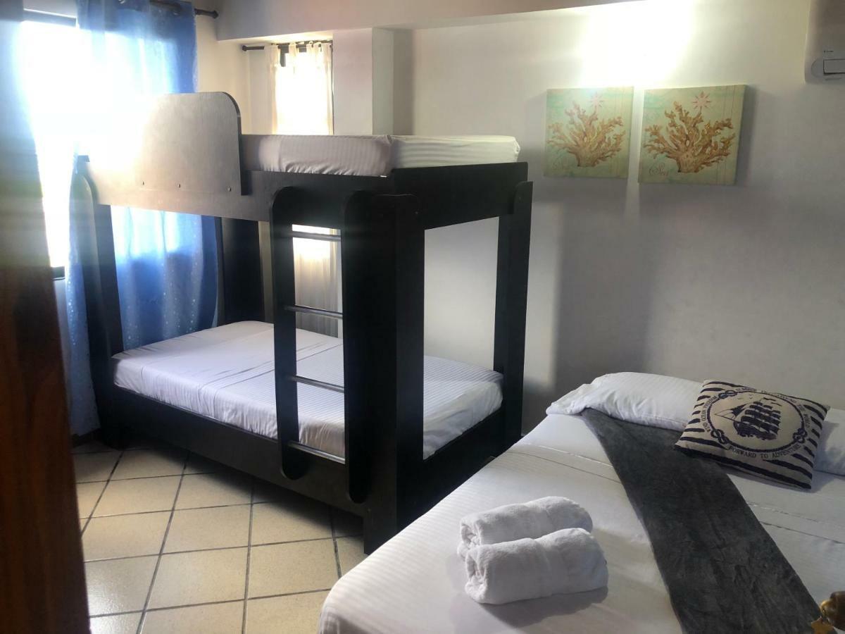 Almond Bay San Andrés