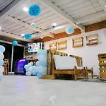 Nashi Lodging