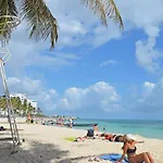Apartamento con Vista al Mar - Edificio Commodore Bay Club
