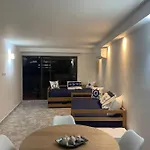 Hermoso apartamento recién remodelado zona top