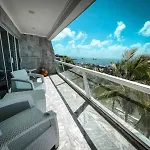 Apartamento con Vista al Mar en Sunrise