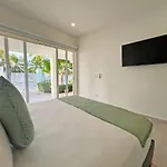 Zaba Beach House