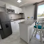 Liliana Prado Edificio Bailey Boat Apt 303