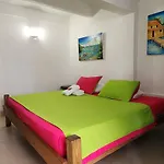 Karibbik Haus Hostel
