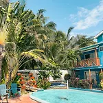 Hotel Cocoplum Beach