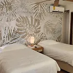Hotel Cocoplum Beach