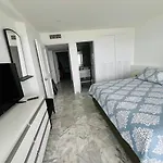 Apartamentos Con Playa Privada Y Vista Al Mar