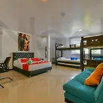 Hotel Galyrod House