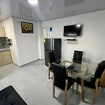 Apartaestudios Limsor Town Beach