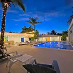 Zaba Beach House