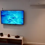 Modern New 3 Bedroom Apartment 5Min To Beach Shops Restaurants