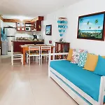 1 Cuadra De La Playa Principal Apartamentos Top