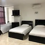 Hostal Central Beach