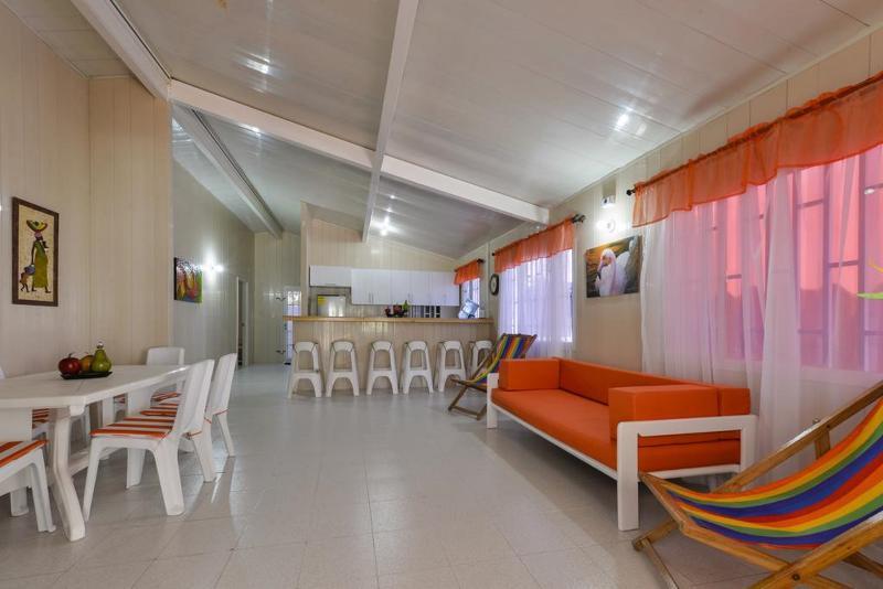 Inn Tropical Coral