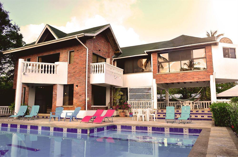 Casa De Flores Tropical 4*