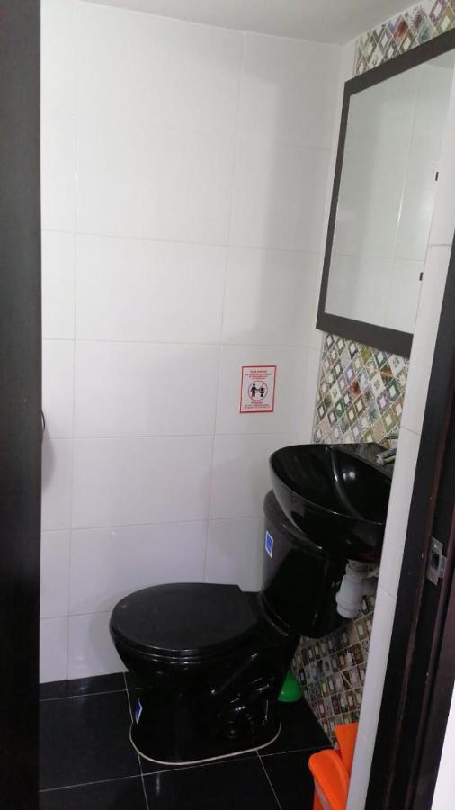 Amiel Forbes Apartament 103 Apartment