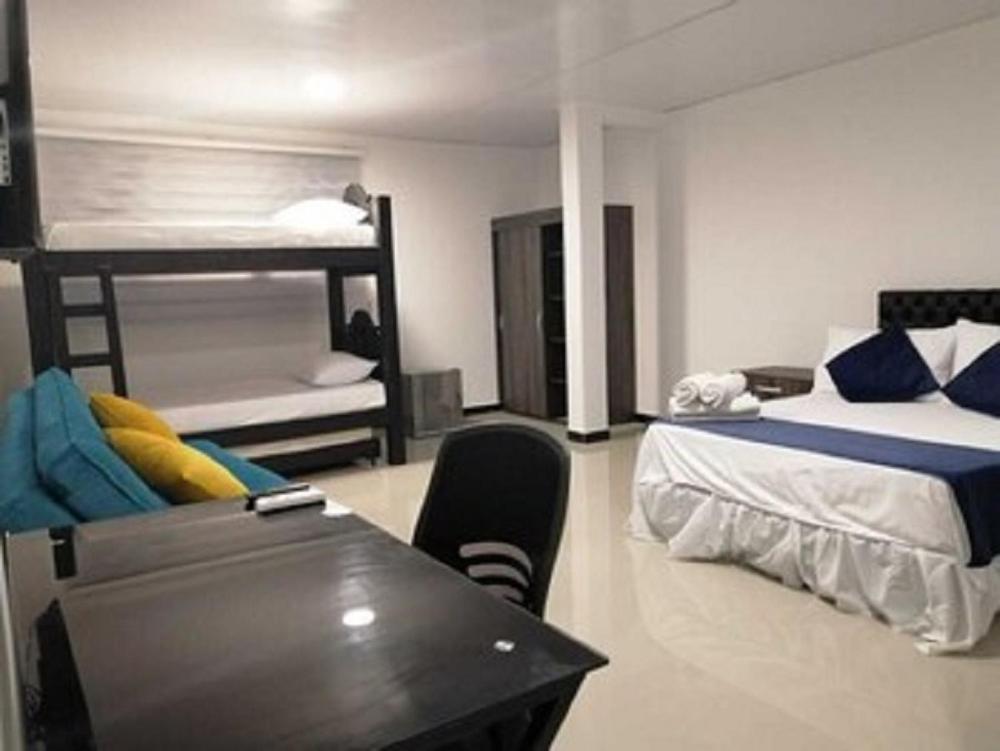 Galyrod House Pensión 4*