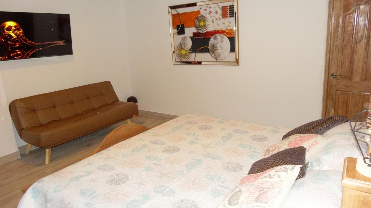 Aparta Roko Guest house *