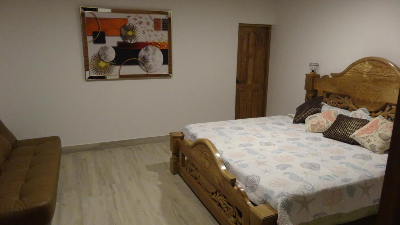 Aparta Roko Guest house *