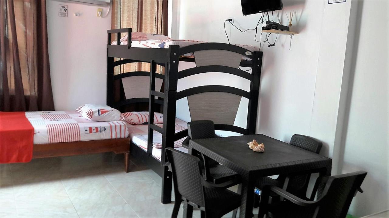 Nativa Miss Zelzel Place Hostal