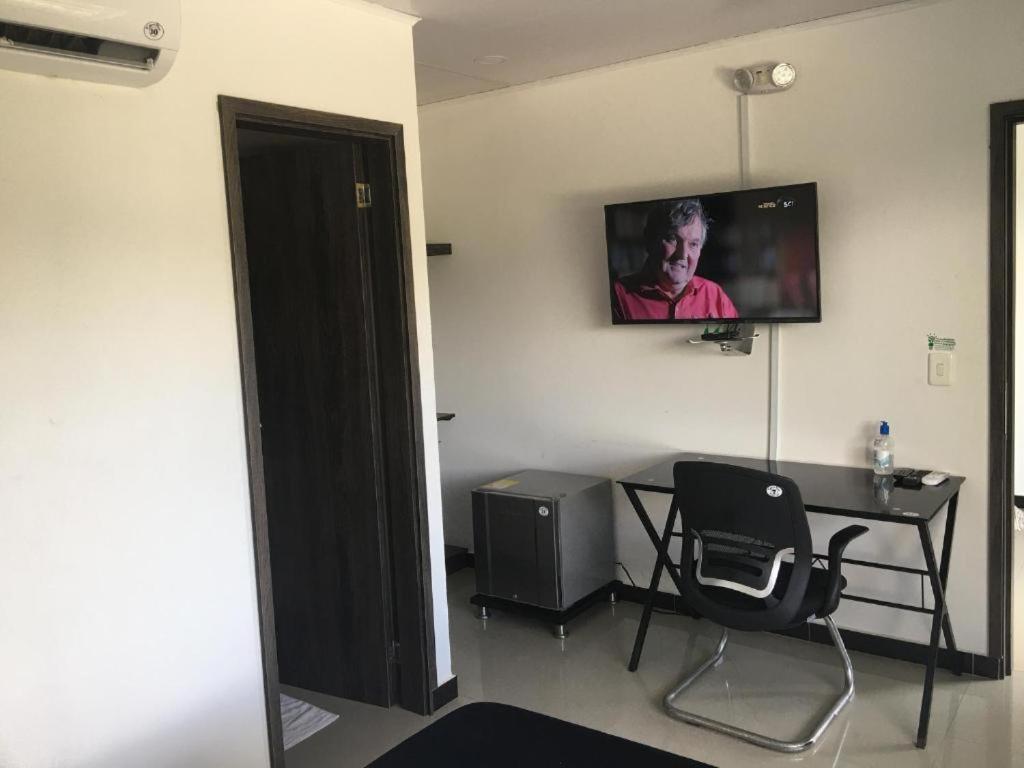 Pensión Galyrod House 4*