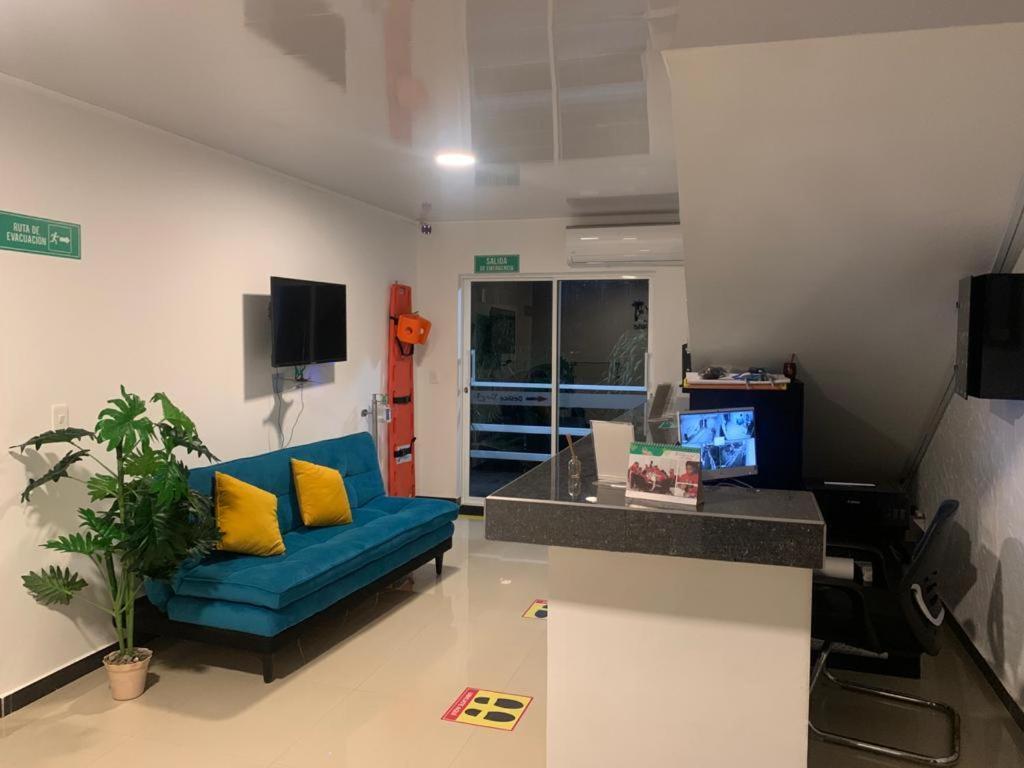 Pensión Galyrod House 4*