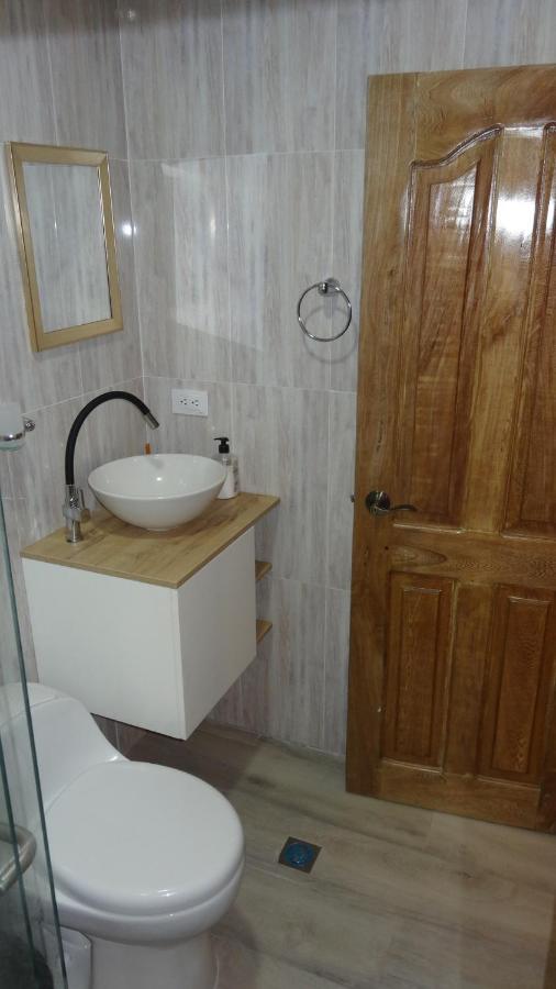 Aparta Roko *