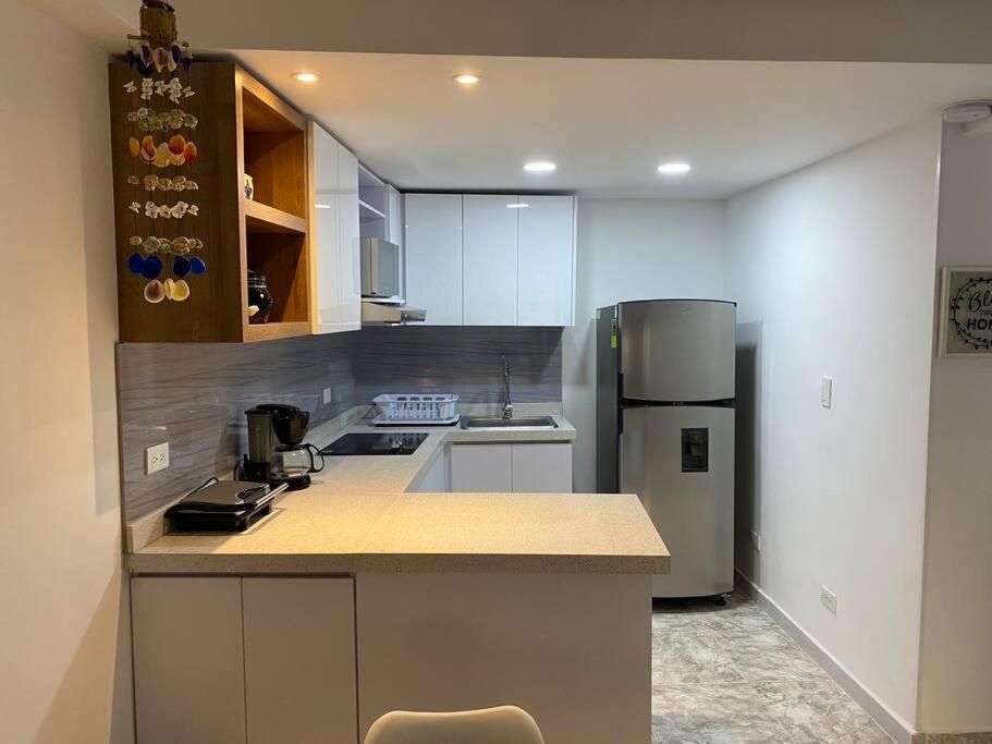Hermoso Recién Remodelado Zona Apartamento