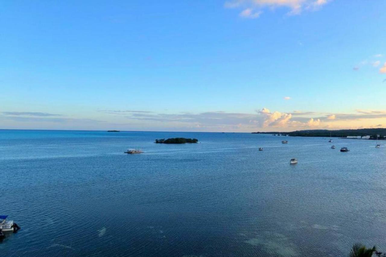 Apartamento En Sun Rise Con Vista Al Mar Y Playa Privada San Andrés