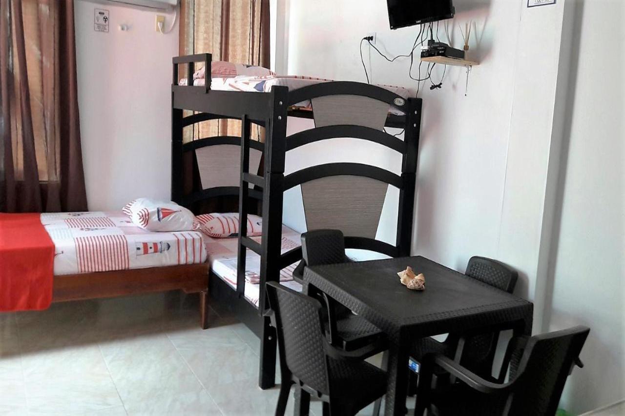 Hostal Nativa Miss Zelzel Place *