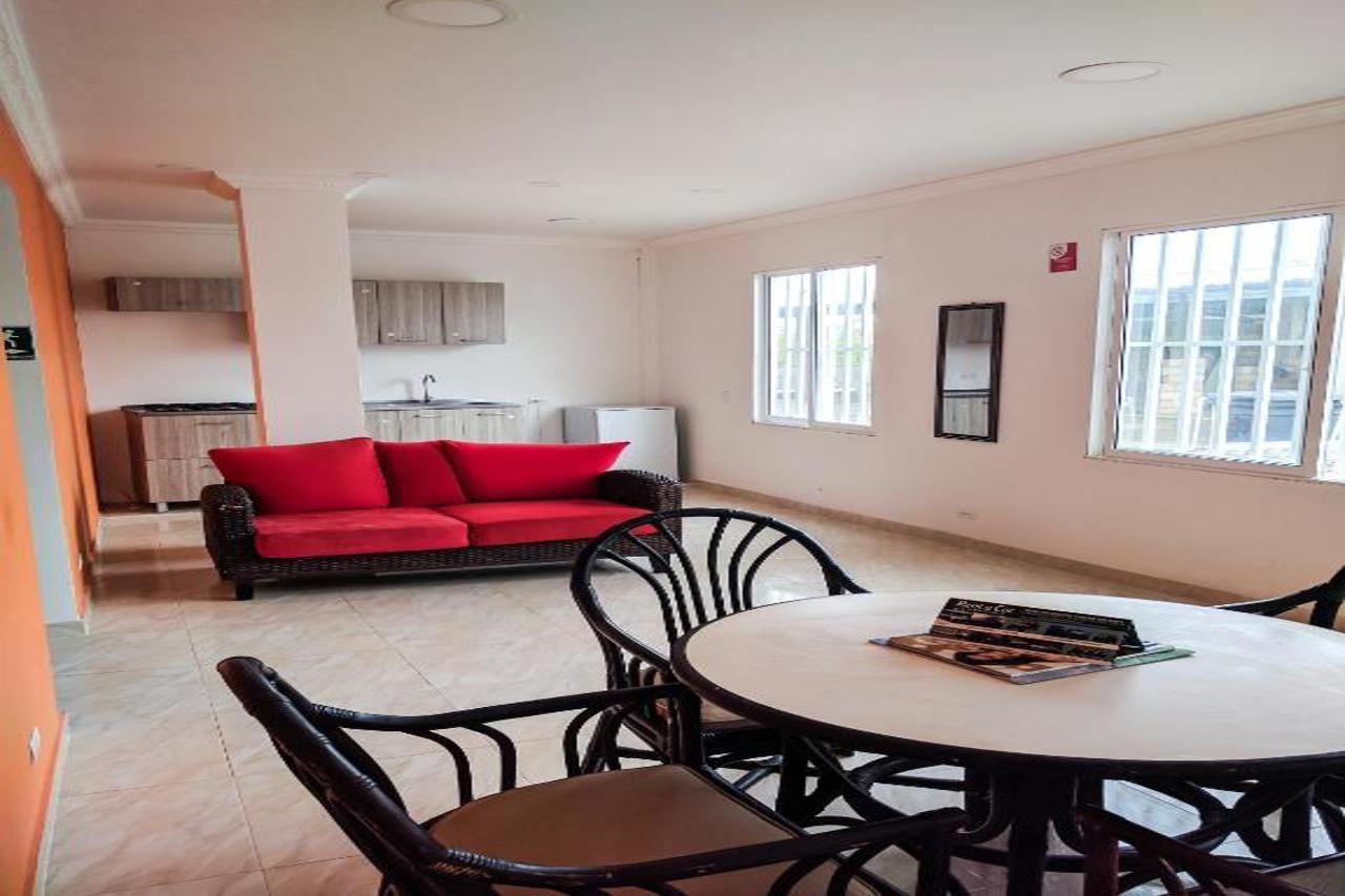 Roxi's Place Inn